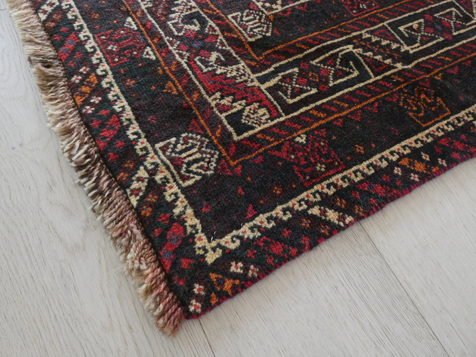 Persian Hand Knotted Shiraz Rug Size: 216 x 311cm - Rugs Direct