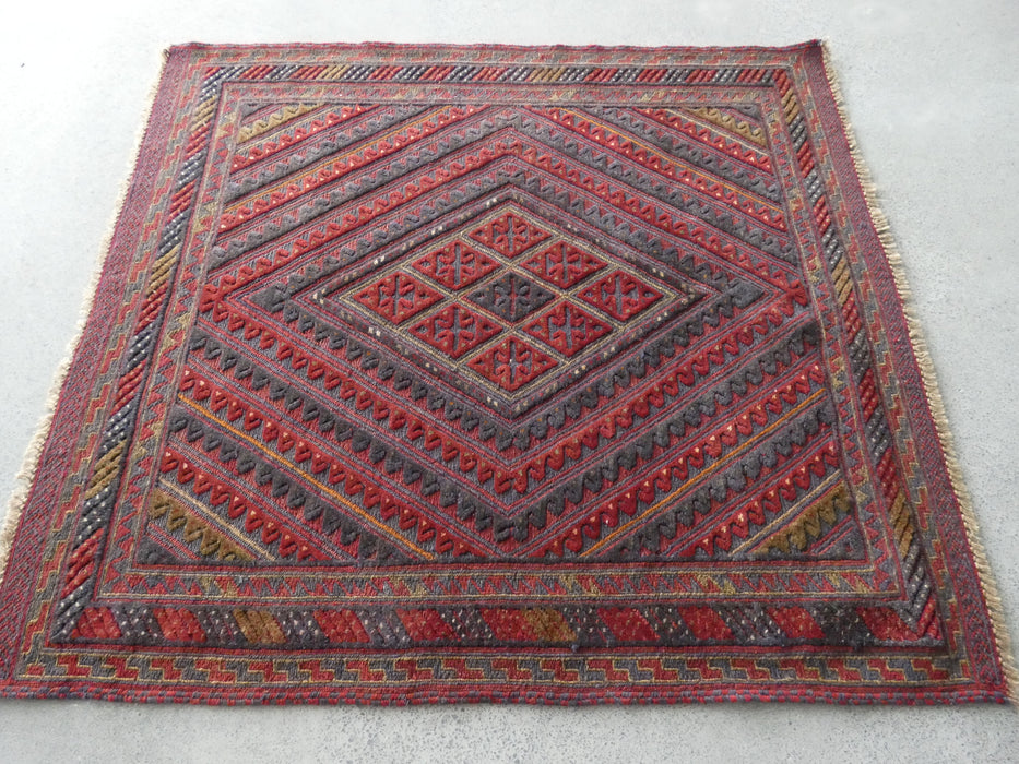 Excellent Handmade Oriental Mashwani Kilim Rug Size: 136 x 121cm - Rugs Direct