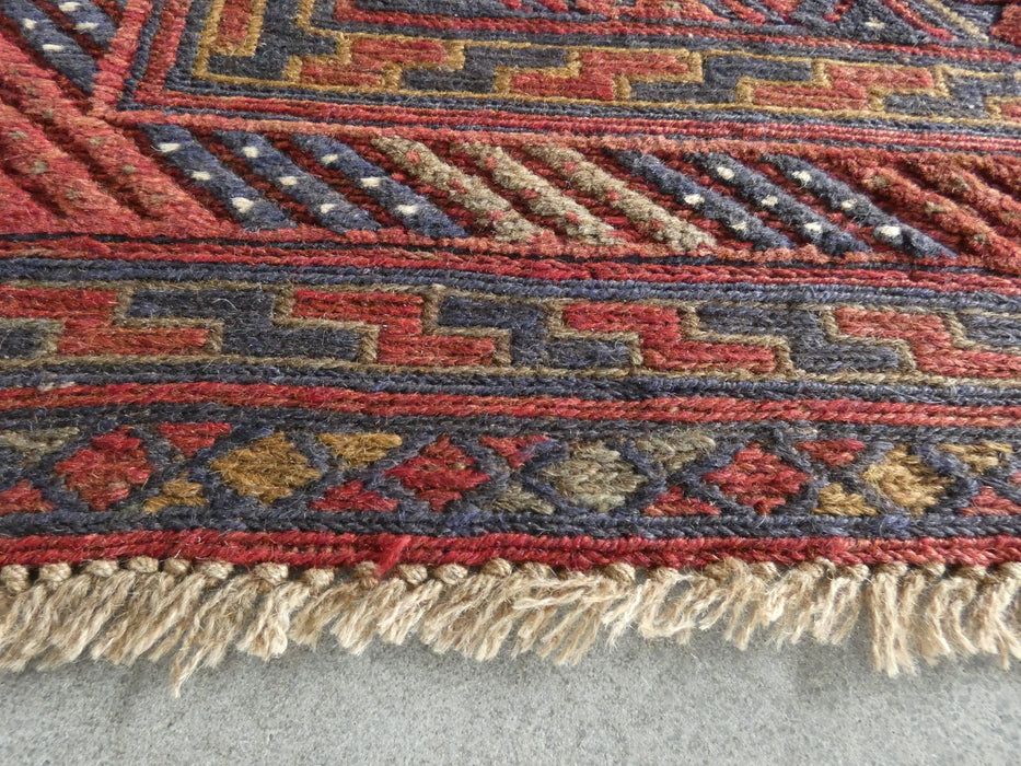 Excellent Handmade Oriental Mashwani Kilim Rug Size: 134 x 117cm - Rugs Direct