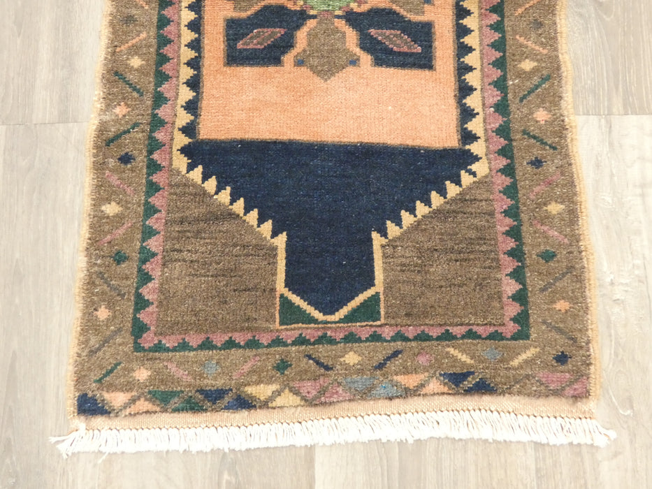 Vintage Hand Knotted Anatolian Turkish Rug Size: 88 x 48cm