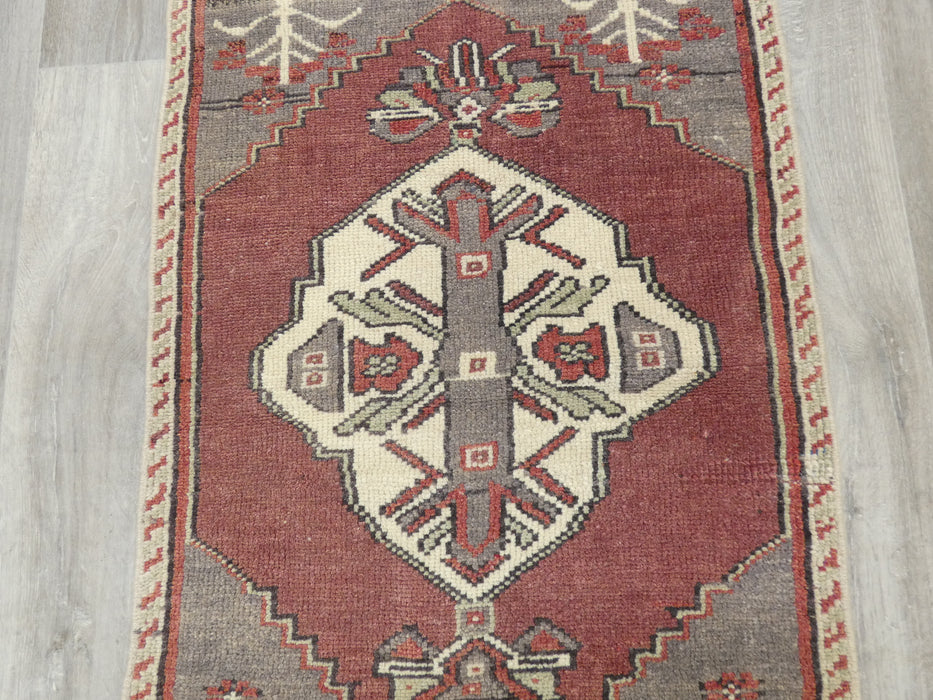Vintage Hand Knotted Anatolian Turkish Rug Size: 105 x 60cm