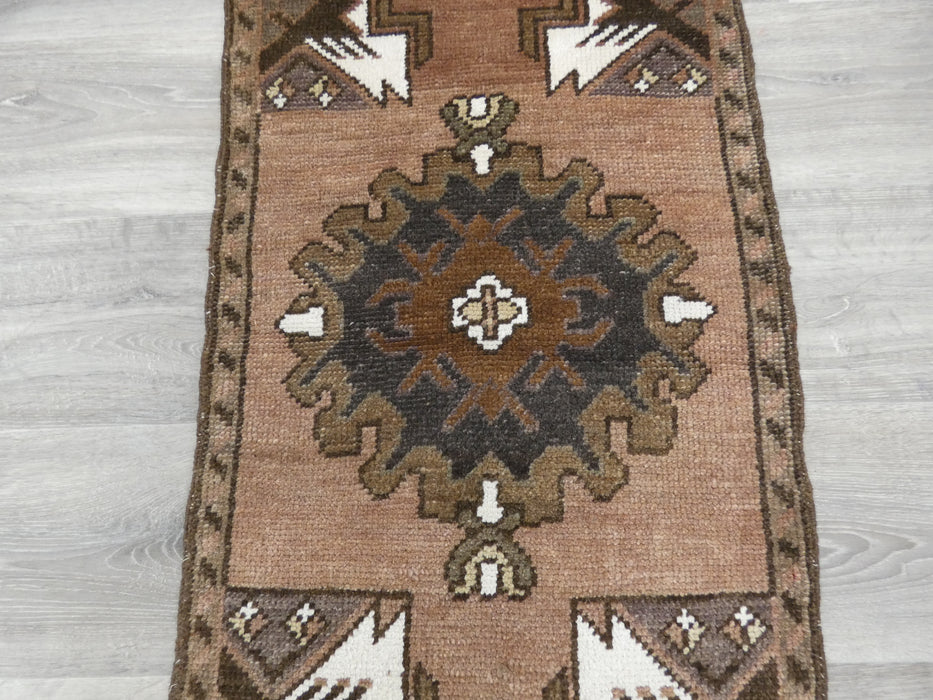Vintage Hand Knotted Anatolian Turkish Rug Size: 101 x 52cm