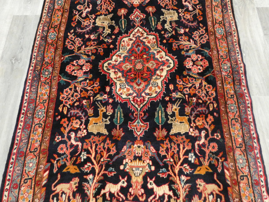 Persian Hand Knotted Hamedan Rug Size: 160 x 110cm