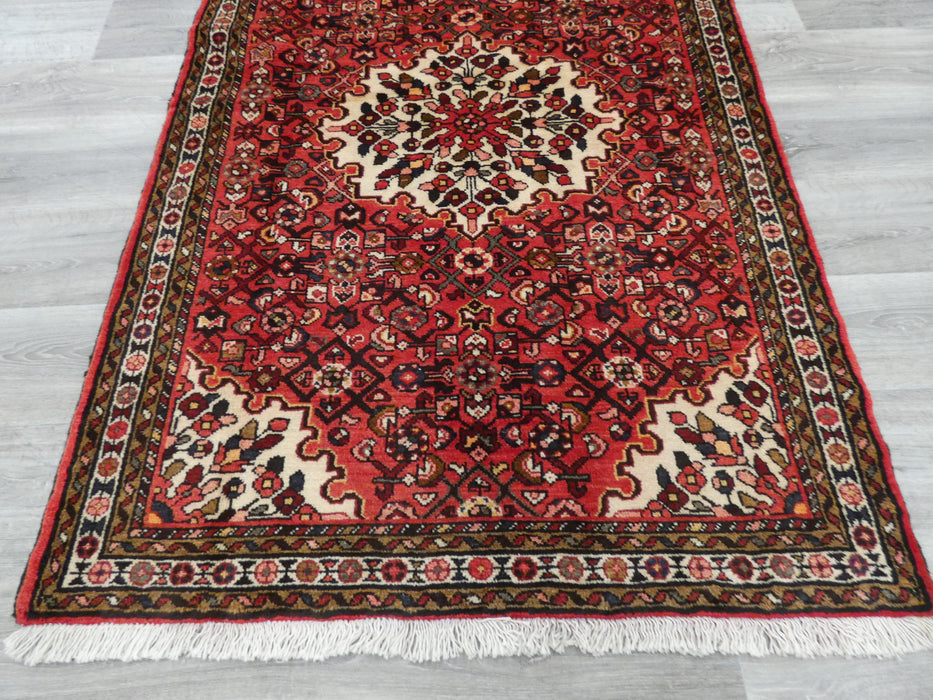 Persian Hand Knotted Hossein Abad Rug Size: 170 x 115cm