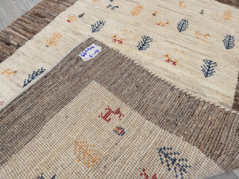 Authentic Persian Hand Knotted Gabbeh Rug Size: 146 x 99cm